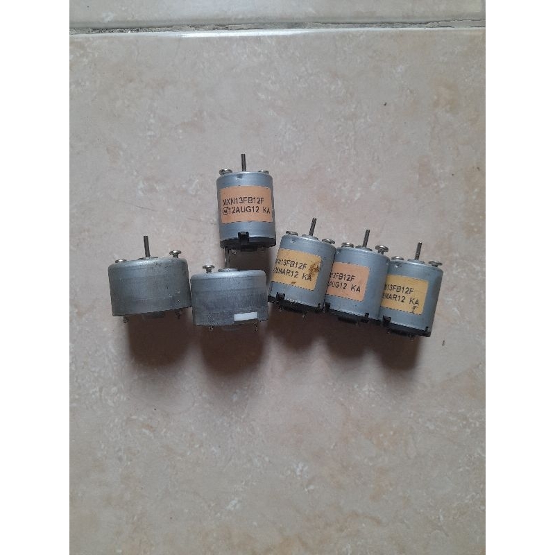 Dinamo besar ayunan listrik POLAR