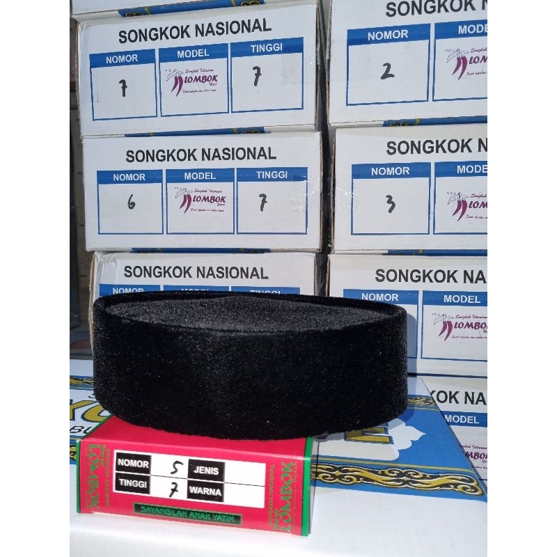 Songkok Hitam merk Lombok Merah motif AA tinggi 7 cm