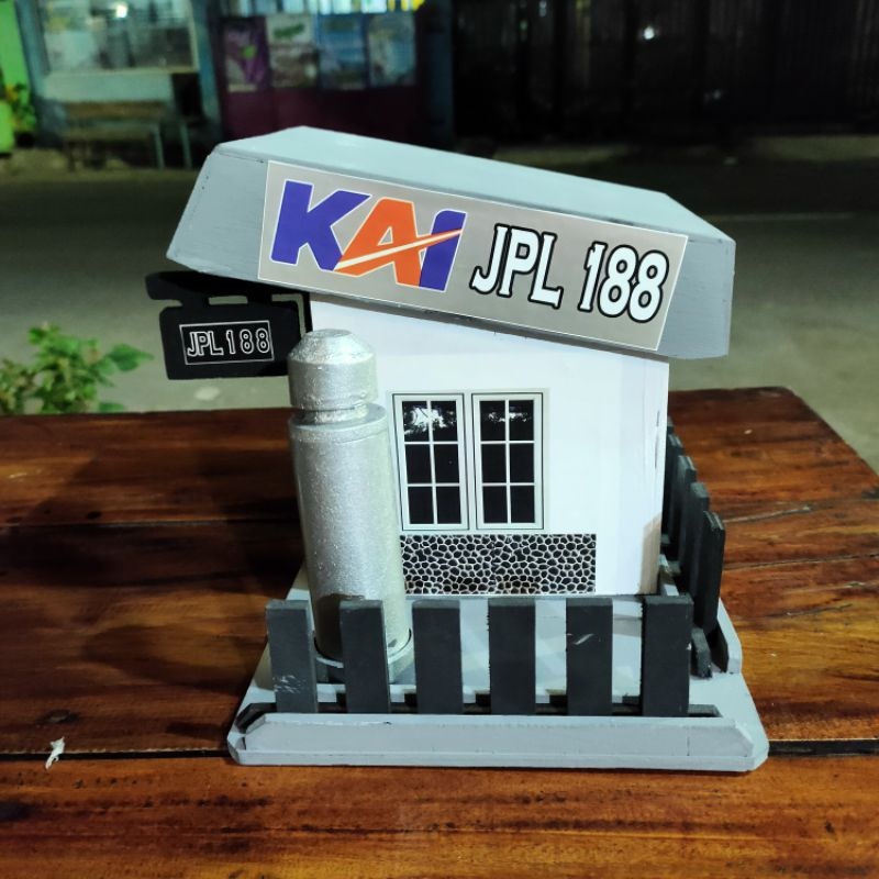MINIATUR PJL / PENJAGA LINTASAN KERETA API NEW 2021 - KERETA API KAYU SURABAYA
