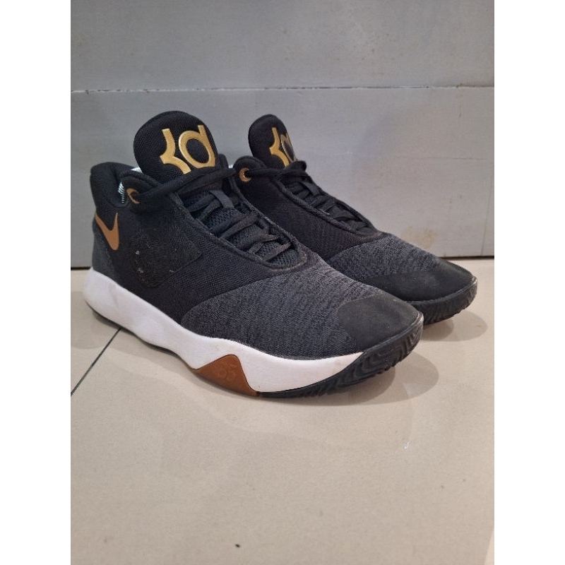 (EUR: 41) Sepatu Basket N¡KE KD Trey 5 VI Black Metalic Gold (Preloved)
