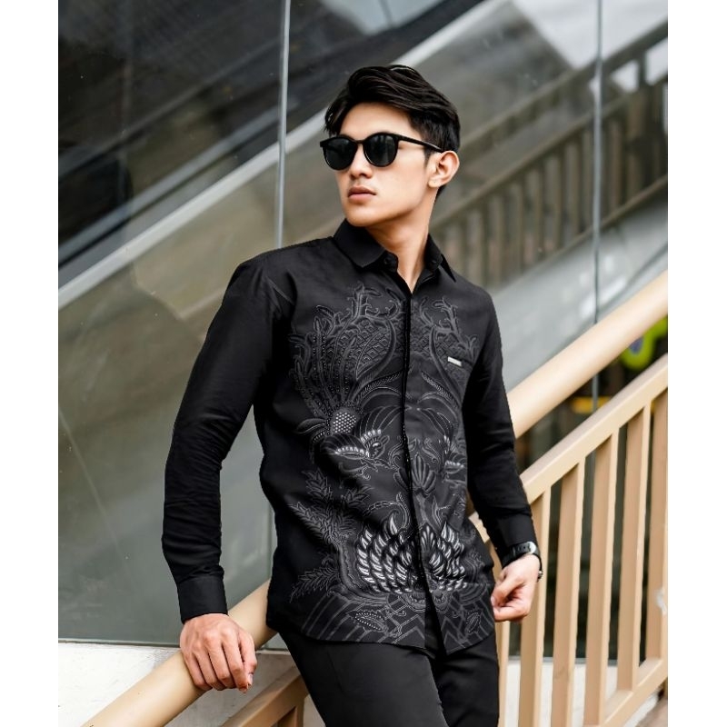 KEMEJA BATIK PRIA LENGAN PANJANG MOTIF TRENDY KEKINIAN 2024