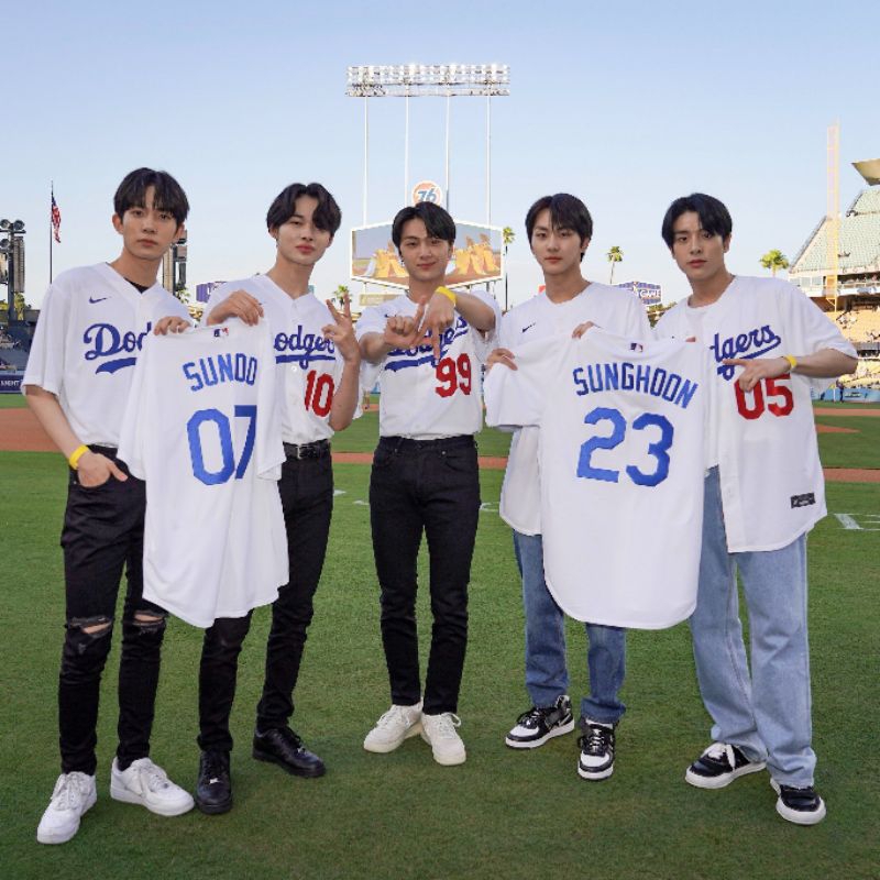 jersey baseball dodgers enhypen , riize , astro , nct , exoplanet , straykids dan mariners enhypen b