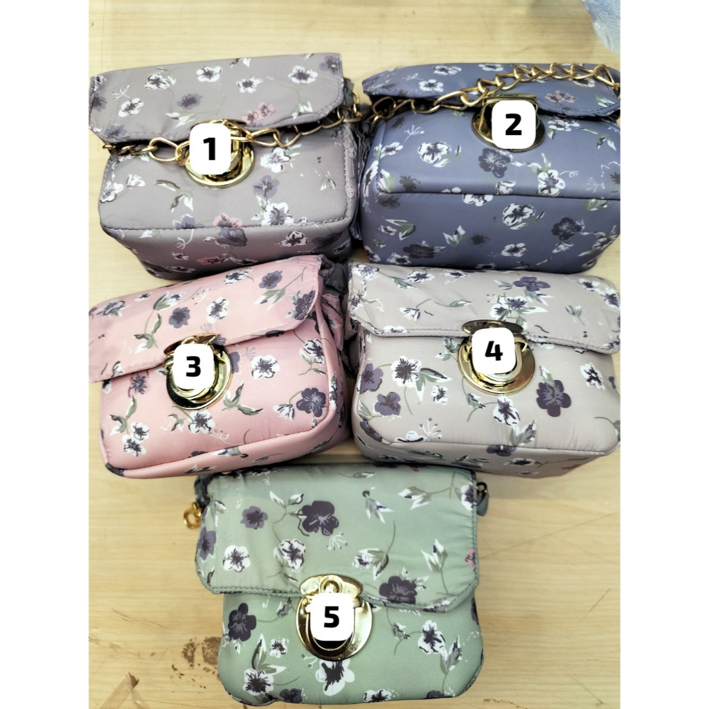 Mukena Traveling Motif Bunga