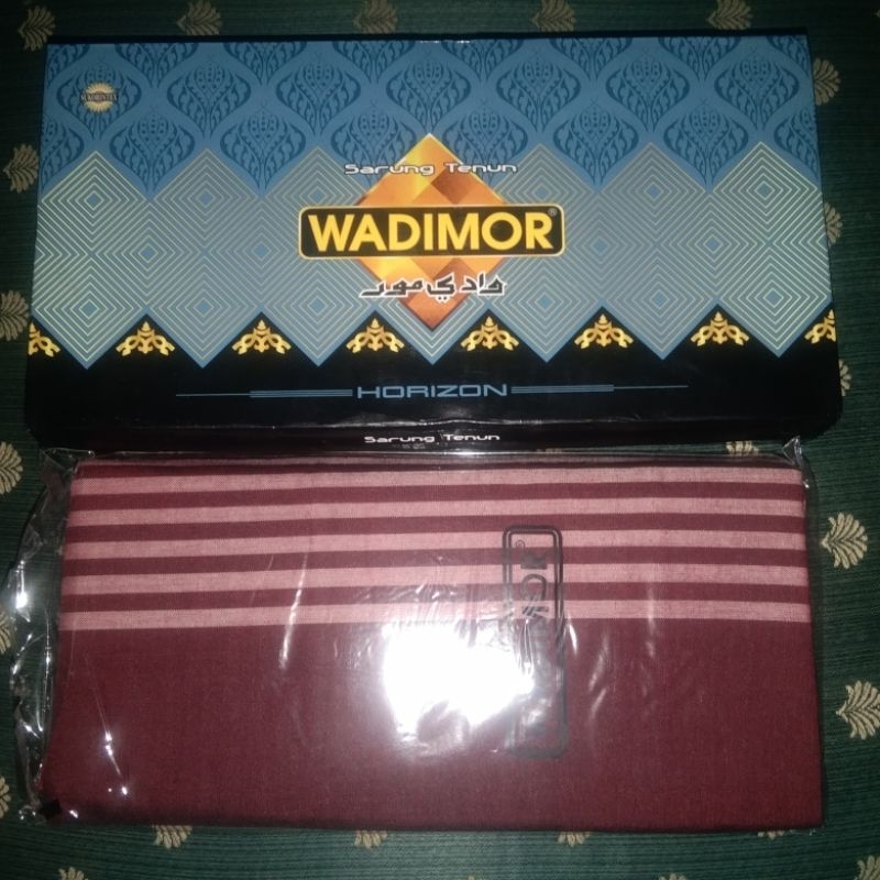 [PRELOVED BELUM PERNAH DIPAKAI] SARUNG, KEMEJA, SAJADAH, KAIN