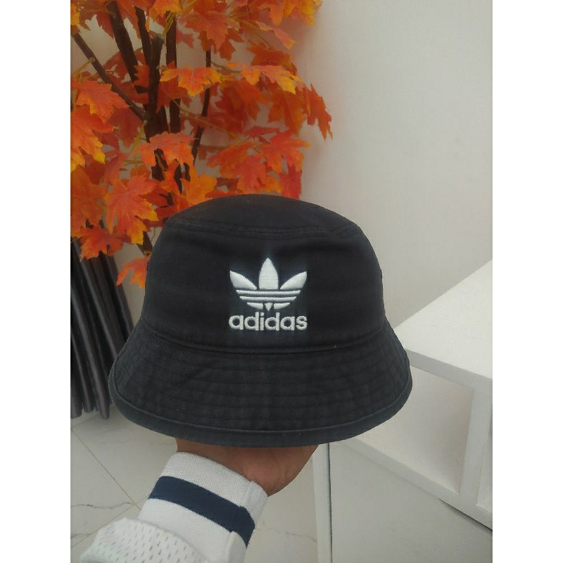 bucket hat adidas, nike