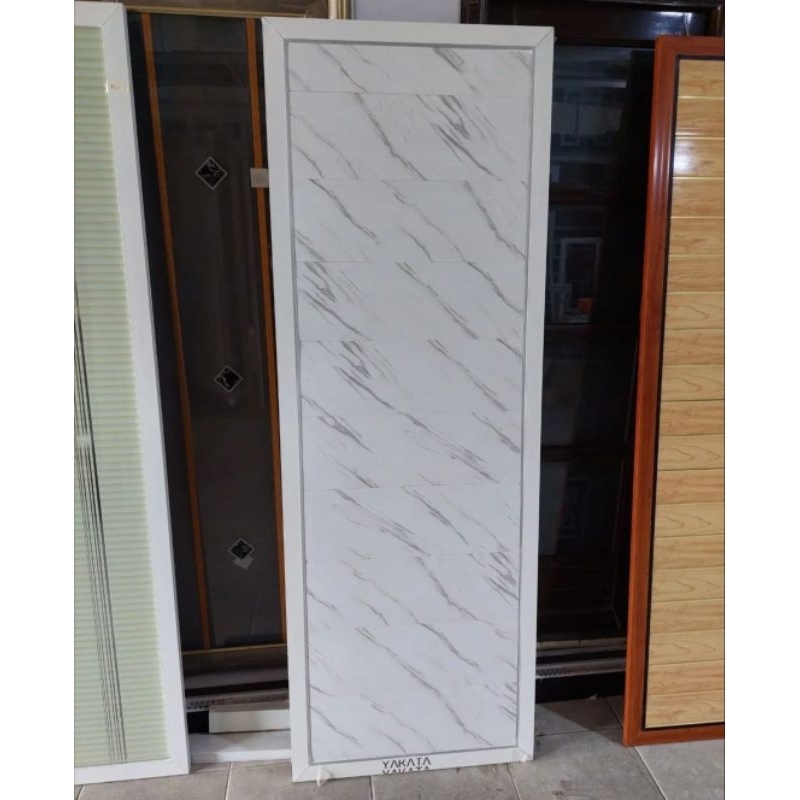 pintu kamar mandi alumunium kombinasi acp motif marmer 80x190