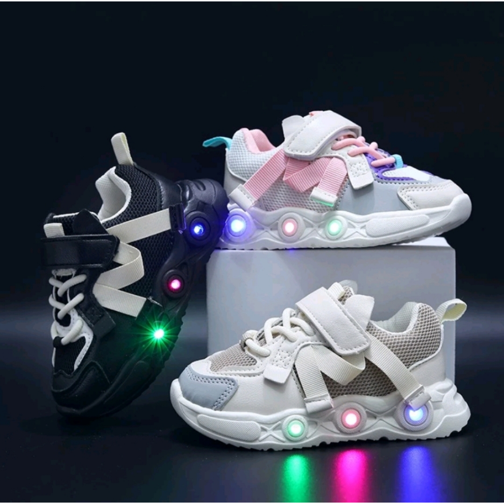 Sepatu LED Casual Sport M Anak Laki-Laki Perempuan Keren Modis/ Sepatu Kets Import Tali Anak Cowok C