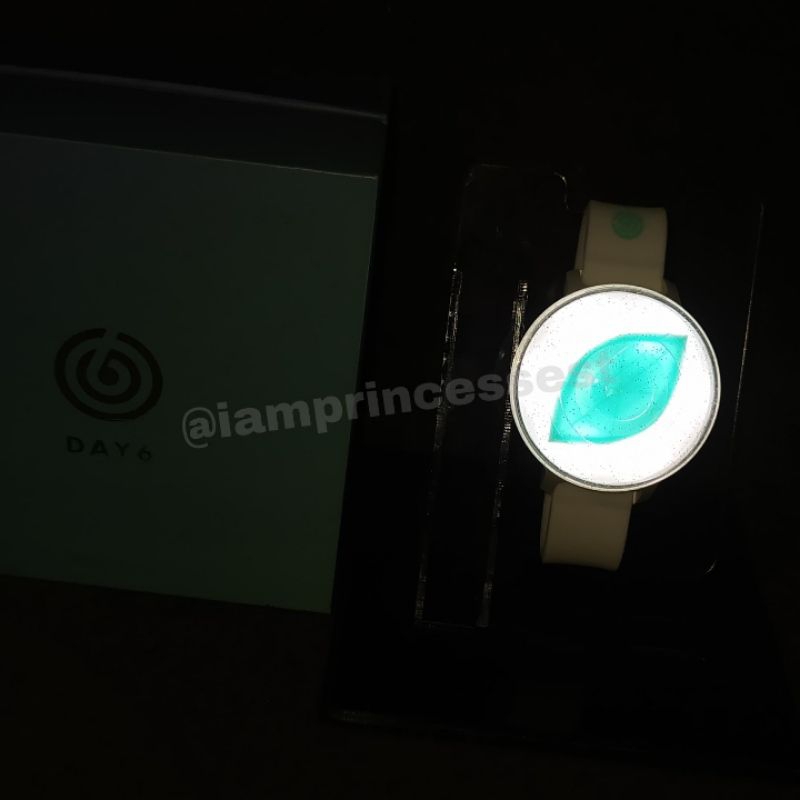 WTS DAY6 LIGHTBAND VER 1 OFFICIAL