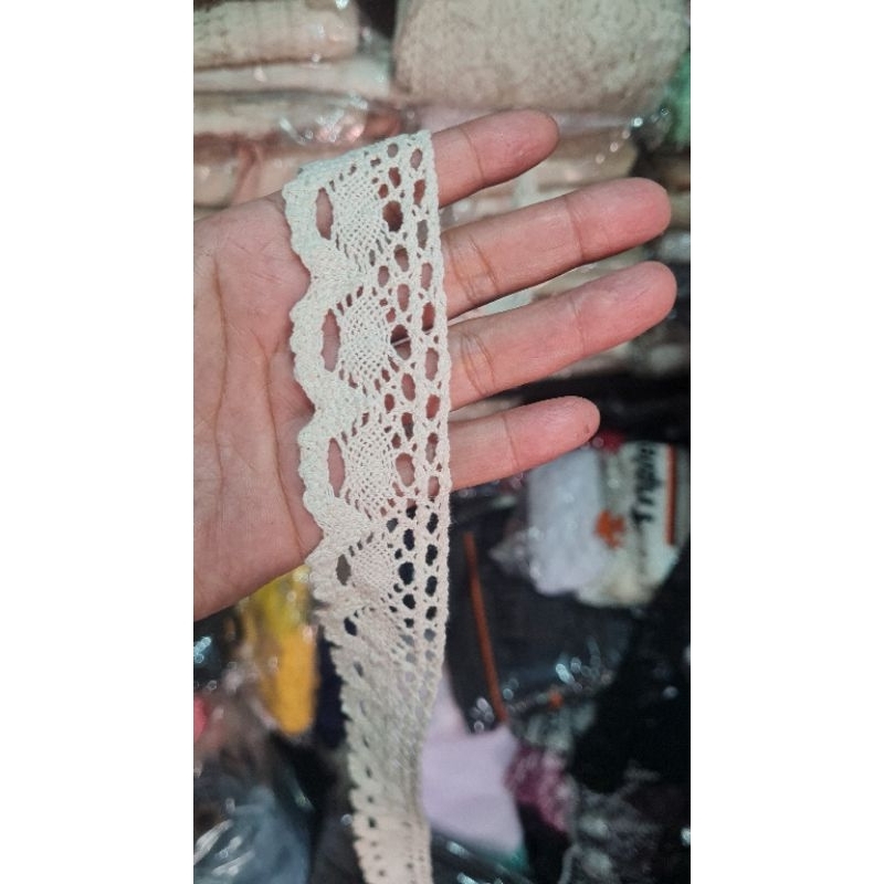 Renda Rajut Rp 2500/1M