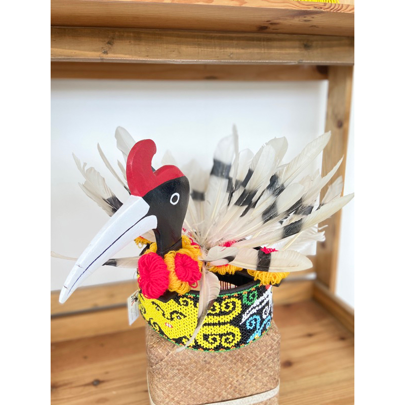 Manika Kaltim - Topi Cewe Dayak / Topi Pengantin Wanita Dayak / Topi Tari Cewe Dayak Kalimantan / To