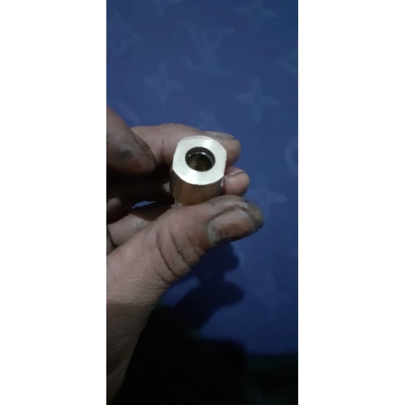 baut drat valve kuningan