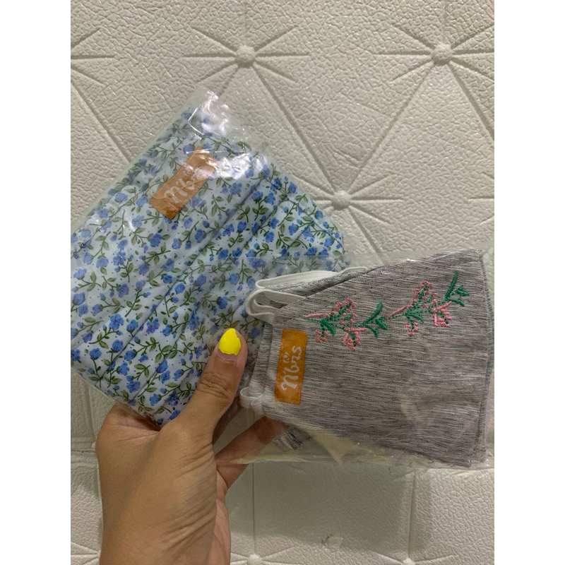 Masker Kain Motif Bunga