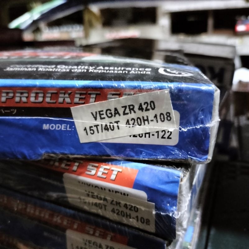 GEAR SET VEGA ZR 420 UKURAN 420-15/40T RANTAI 420H-108 UNTUK MOTOR VEGA ZR MERK KC PREMIER