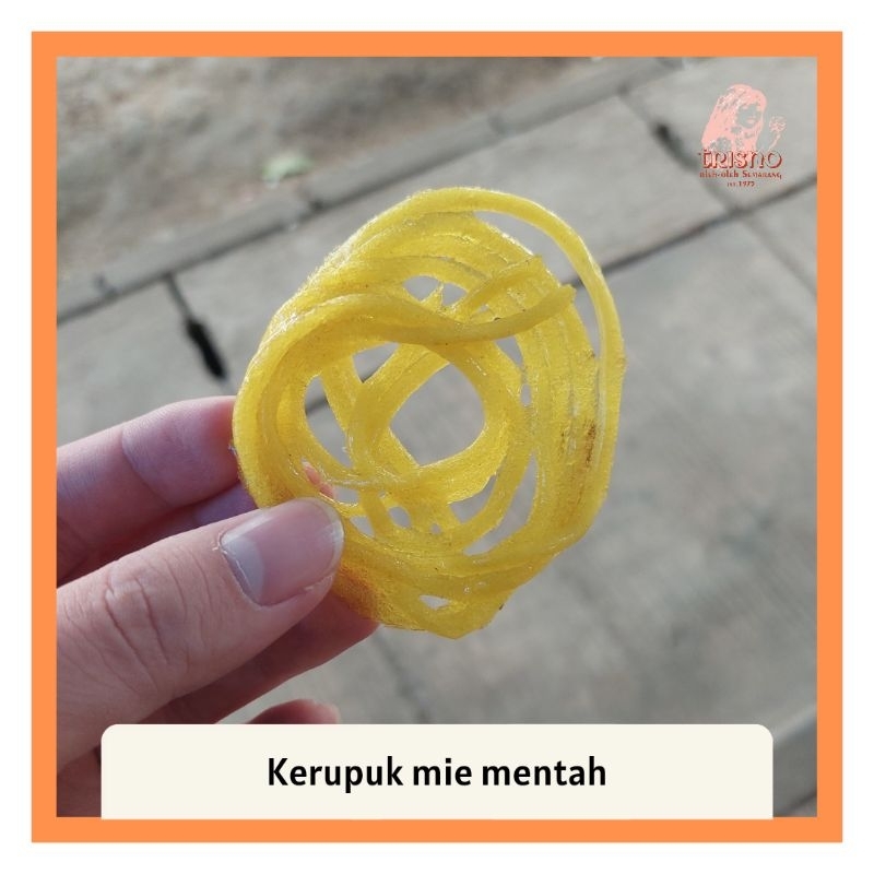 

Kerupuk mie mentah