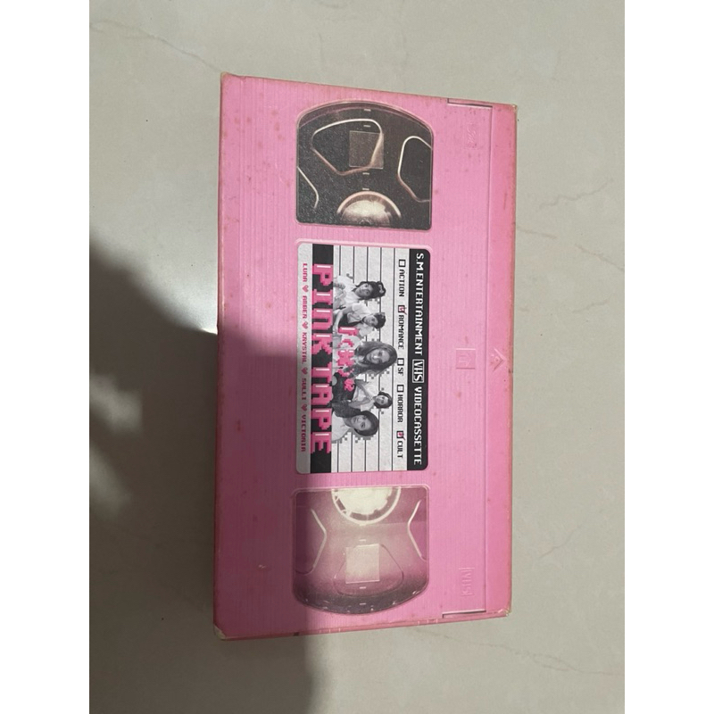 album f (x) Pink tape