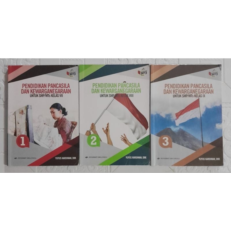 

Buku Pendidikan Pancasila dan Kewarganegaraan Kelas VII VIII IX/ 1 2 3 SMP/MTs Erlangga Kurikulum 2013 Revisi