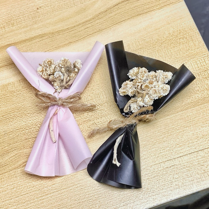 mini dried flower bouquet