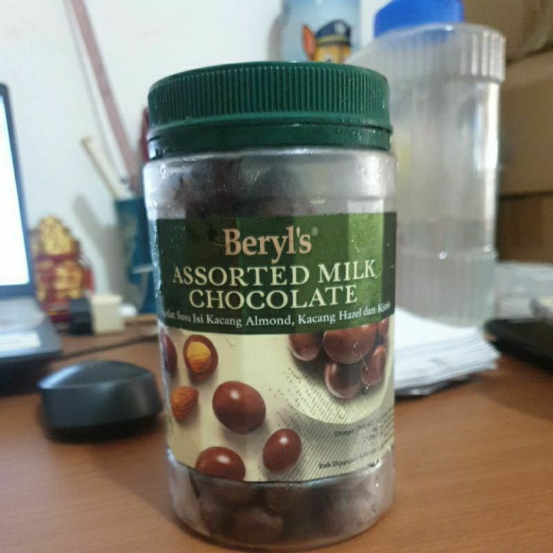 

Beryls Assorted Milk Chocolate 450 Gr Coklat Susu Kacang Almond Malaysia