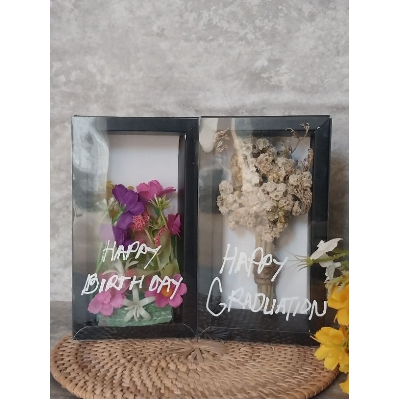 

HAMPRES BOX BUNGA ARTIFICILAN DAN BUNGA KERING KECIL