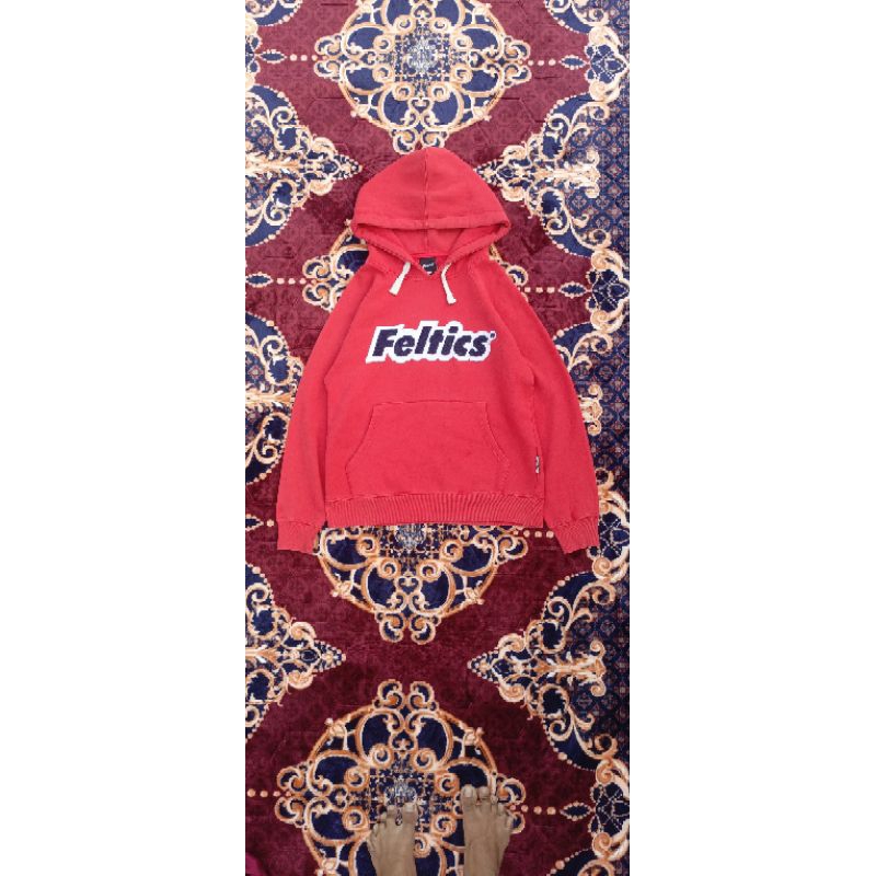 Hoddie feltics merah