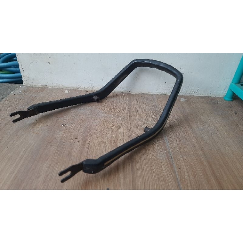 Behel Karet Suzuki RC Bravo Original