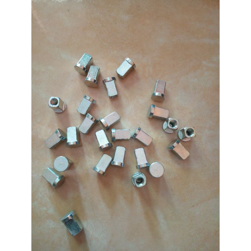 1Pcs..MUR KOTAK PANJANG TUTUP , MUR BAUT10,MUR M6 DRAT HALUS ,MUR MULTIFUNGSI UNTUK BAUT M6 KONCI 10