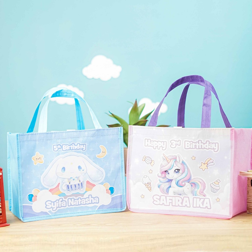 

Tas Ultah Kotak Bento Uk 27x 18 x 21 ( PxLxT )