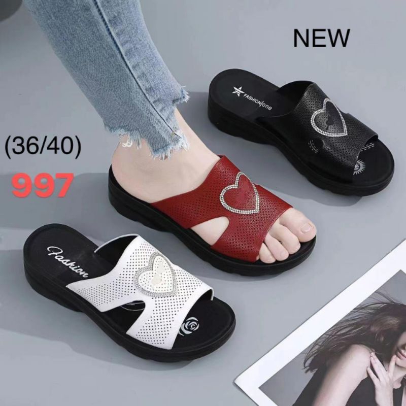 SANDAL WANITA TERBARU IMPOR (MERAH & PUTIH)