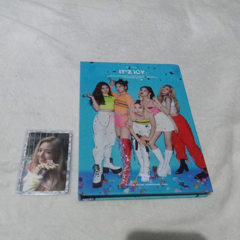 Album Itzy Icy Cover Ryujin Photocard Yuna PC
