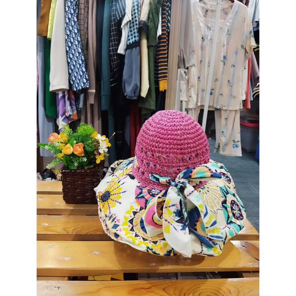 Topi Pantai Wanita Pink Bunga Cantik Banget