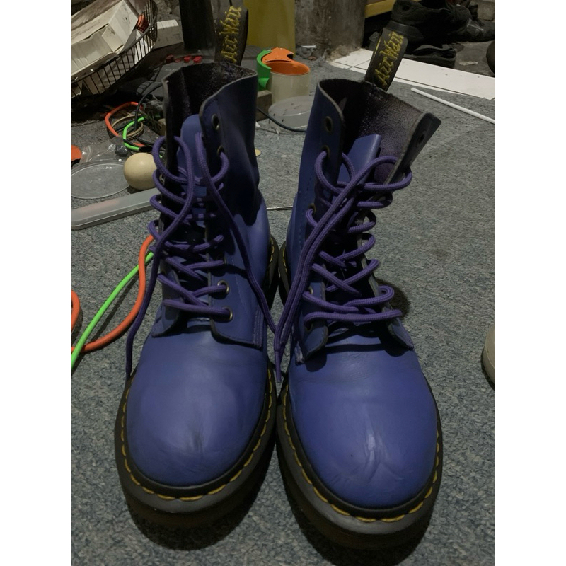 sepatu dokmart