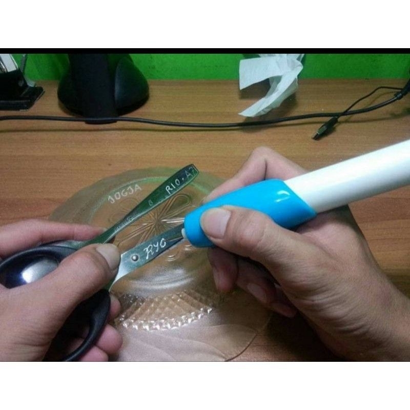 

ENGRAVE IT PEN ALAT UKIR ELEKTRIK MEMAHAT DOMPET KULIT STAINLESS STEEL ,,