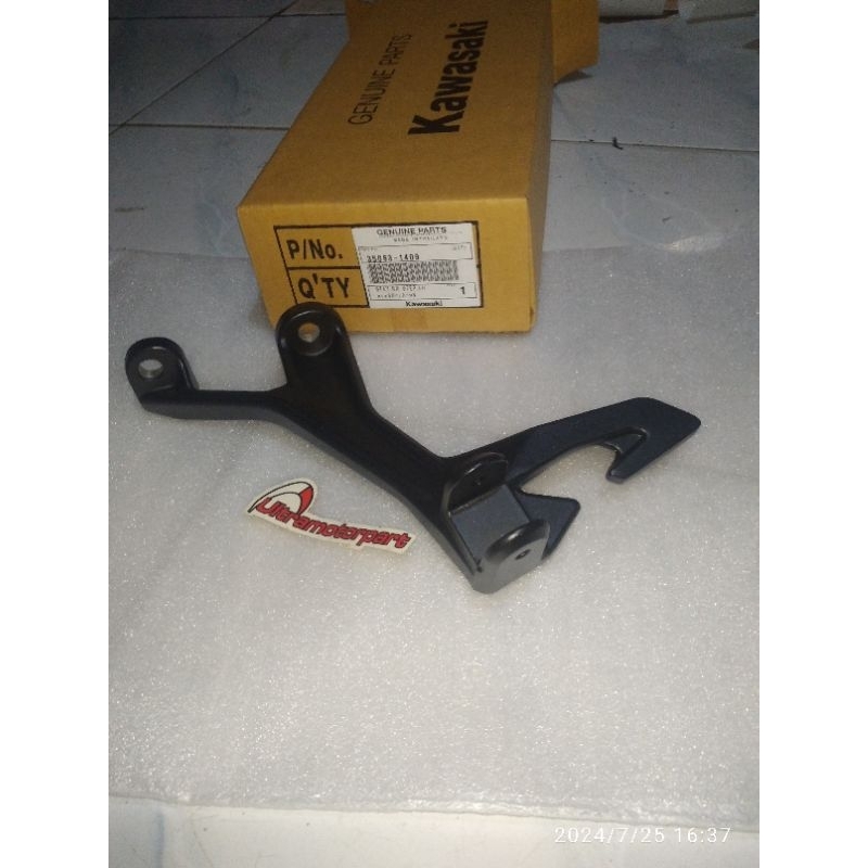 barcket braket stay footstep step belakang kiri kawasaki new ninja 250 fi 250fi original