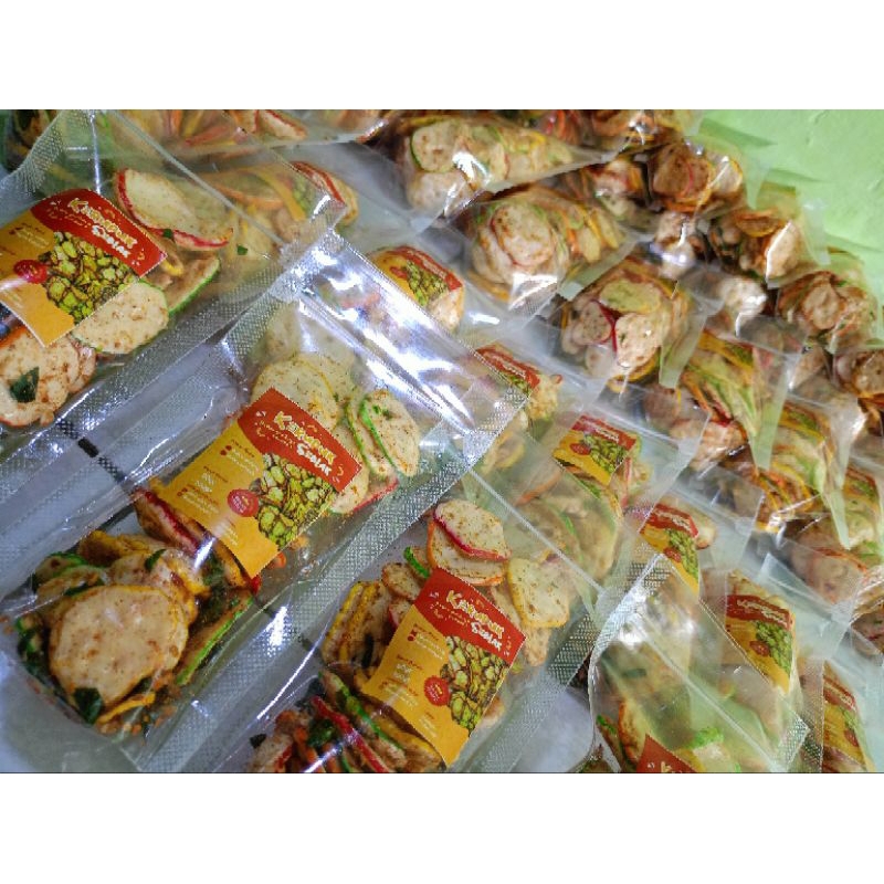 

Kerupuk seblak gurih pedas daun jeruk