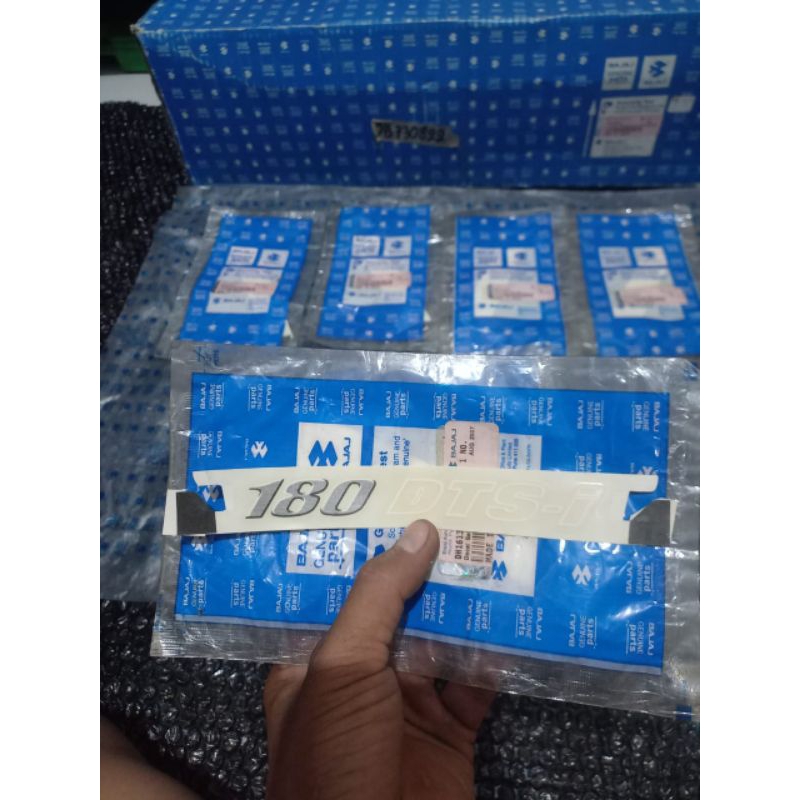 DECAL STIKER BODY BELAKANG BAJAY PULSAR 180UG3
