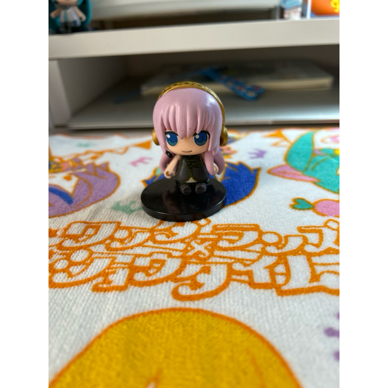 vocaloid megurine luka chibi figure