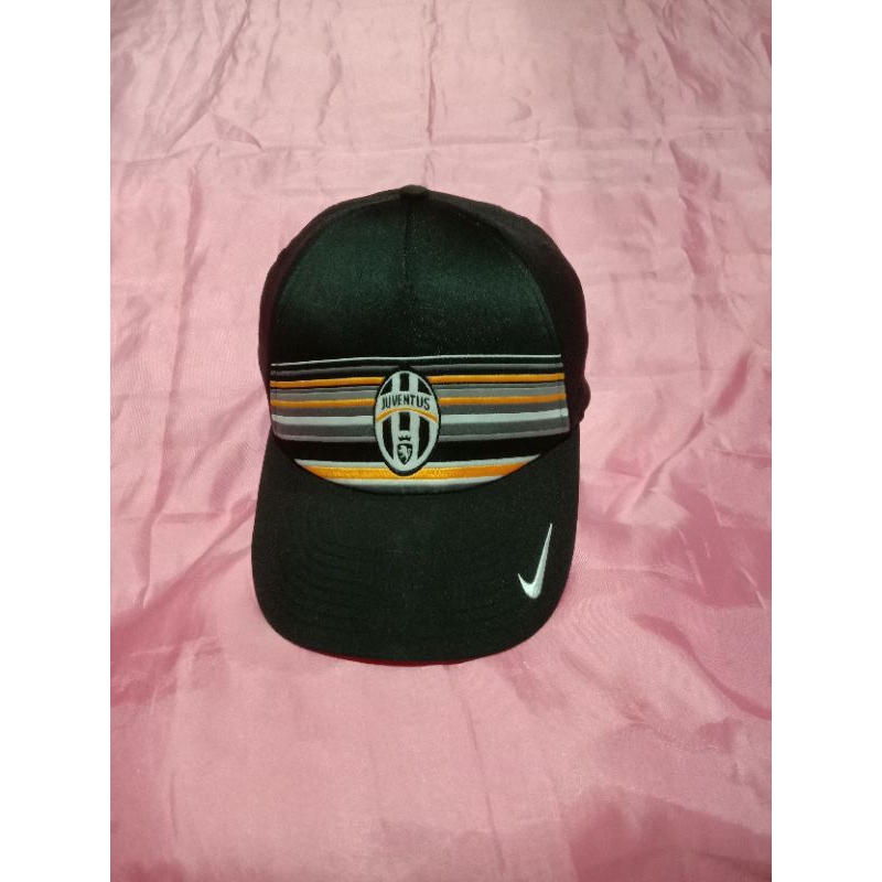 Topi Nike Juventus Second Original cap Model Baseball buat casual dan olahraga Warna hitam pekat bah