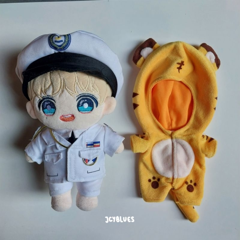 [SPX ONLY] (BTS) Preloved Doll V Taehyung BTS 20 cm fullset with clothes by 7armydoll