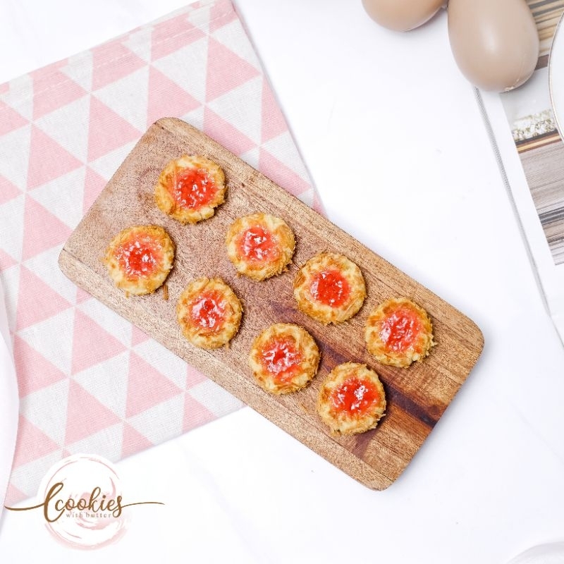 

THUMBPRINT STRAWBERRY COOKIES/TOPING KEJU & SELAI STRAWBERRY CAKE