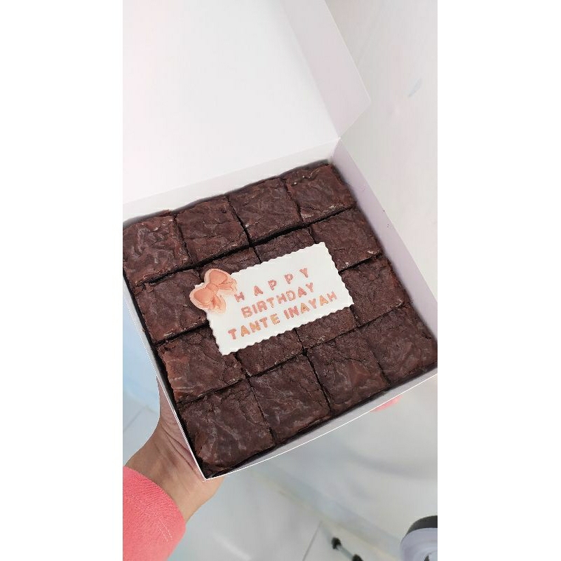 

Fudgy Brownies Panggang Polos Original Fudgo Signature lumer enak murah hampers cantik mewah