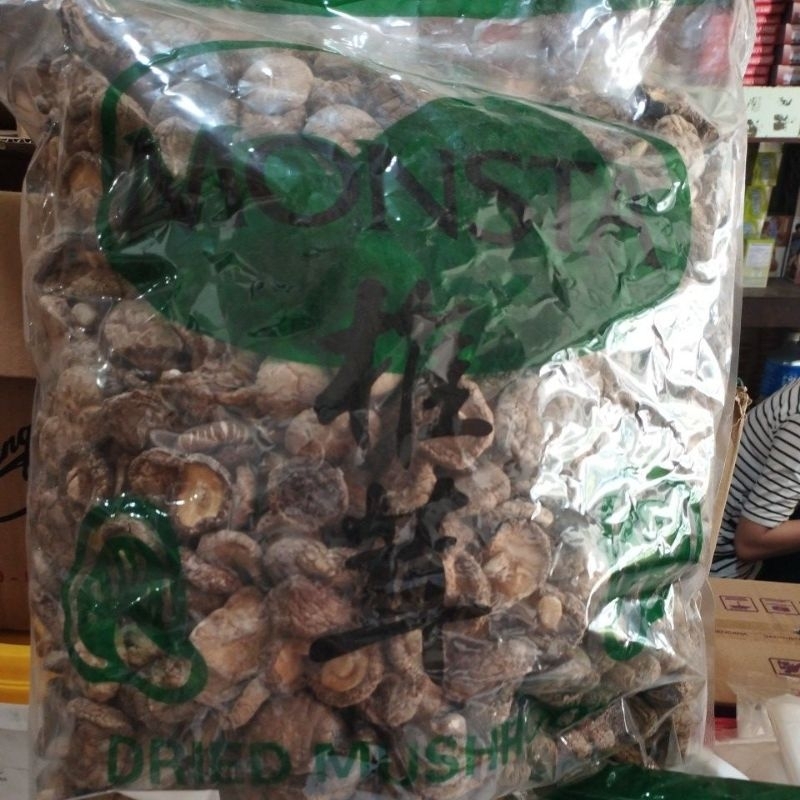 

JAMUR SHITAKE GRADE A / HIO KO KERING PREMIUM / HIOKO HIOKU JAMUR PAYUNG DRIED MUSHROOM