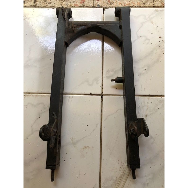 Swing arm fizr f1zr fiz r f1z r original copotan utuh tinggal pasang