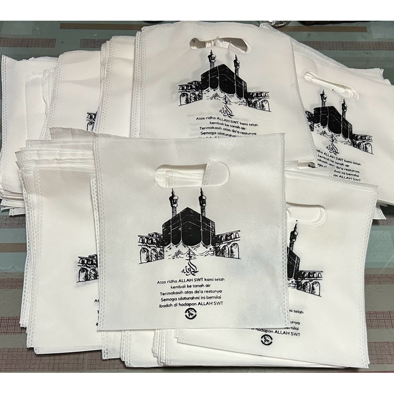 

Tas Spunbond Dan Plastik Oleh Oleh Haji Umroh