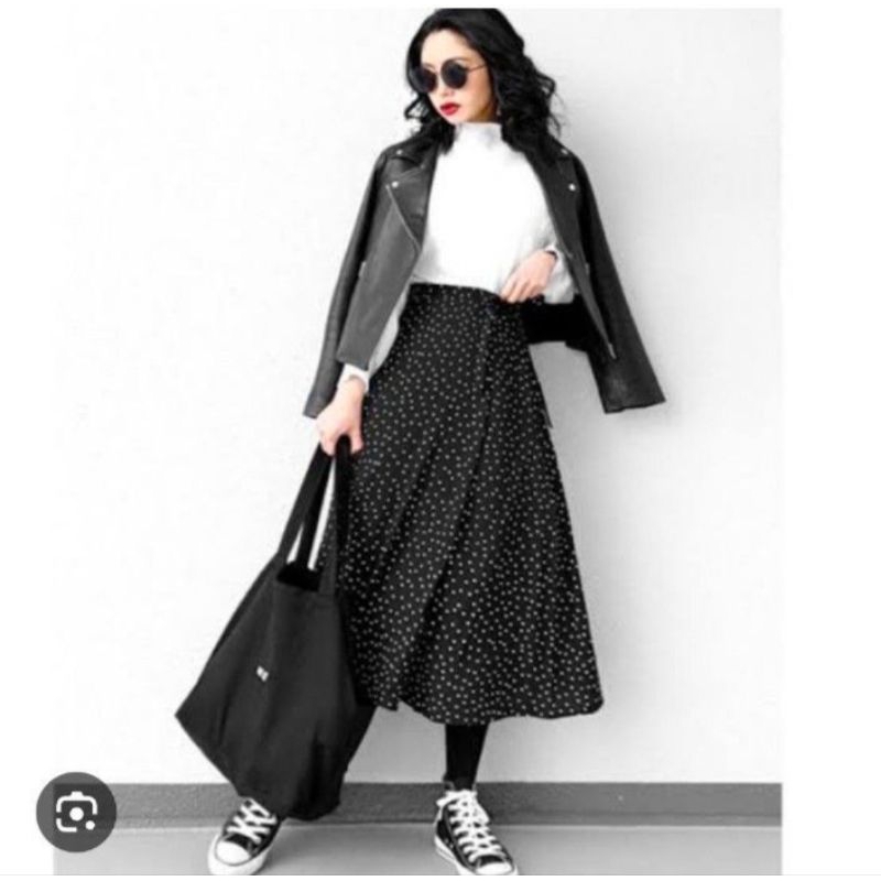 GU FLAMEDY POLKA DOTS SKIRT IN BLACK