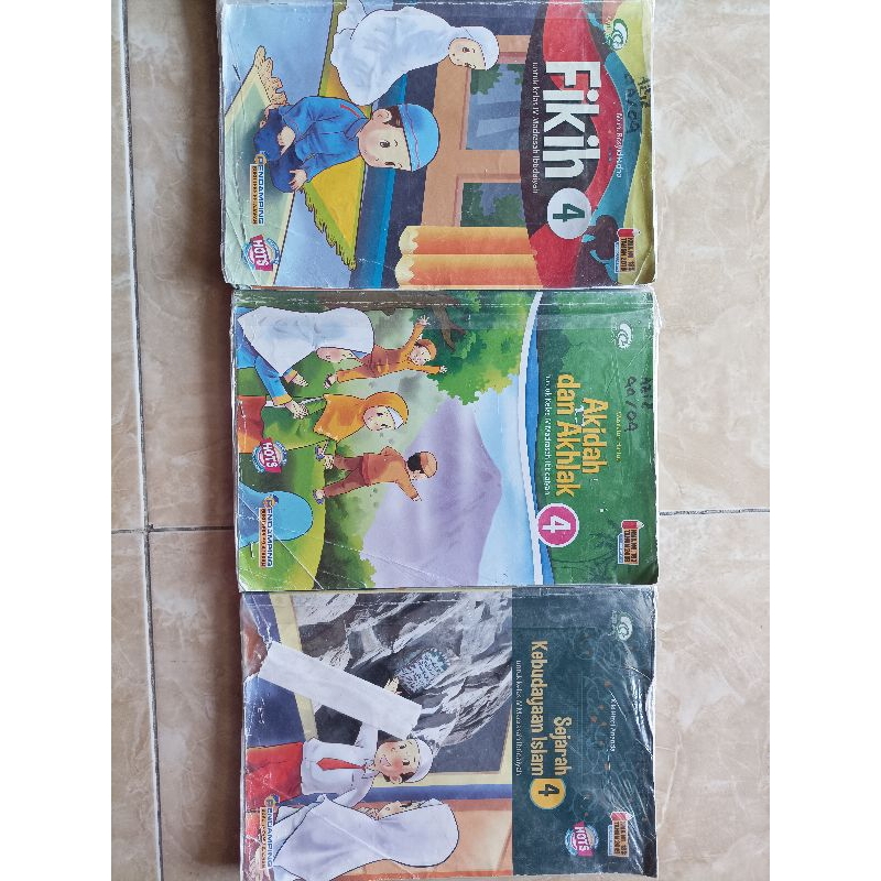 

Buku Fikih Akidah Akhlak SKI kls 4 Aqila