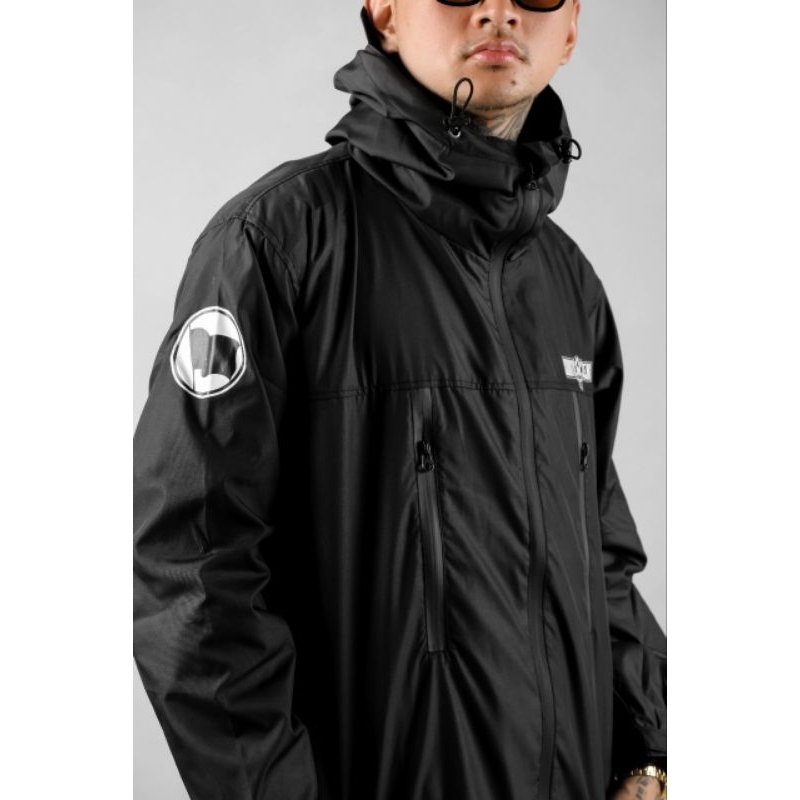 JAKET OUTDOOR GROPCORE CASUAL FOOTBALL SOUTHWEEK BLACK