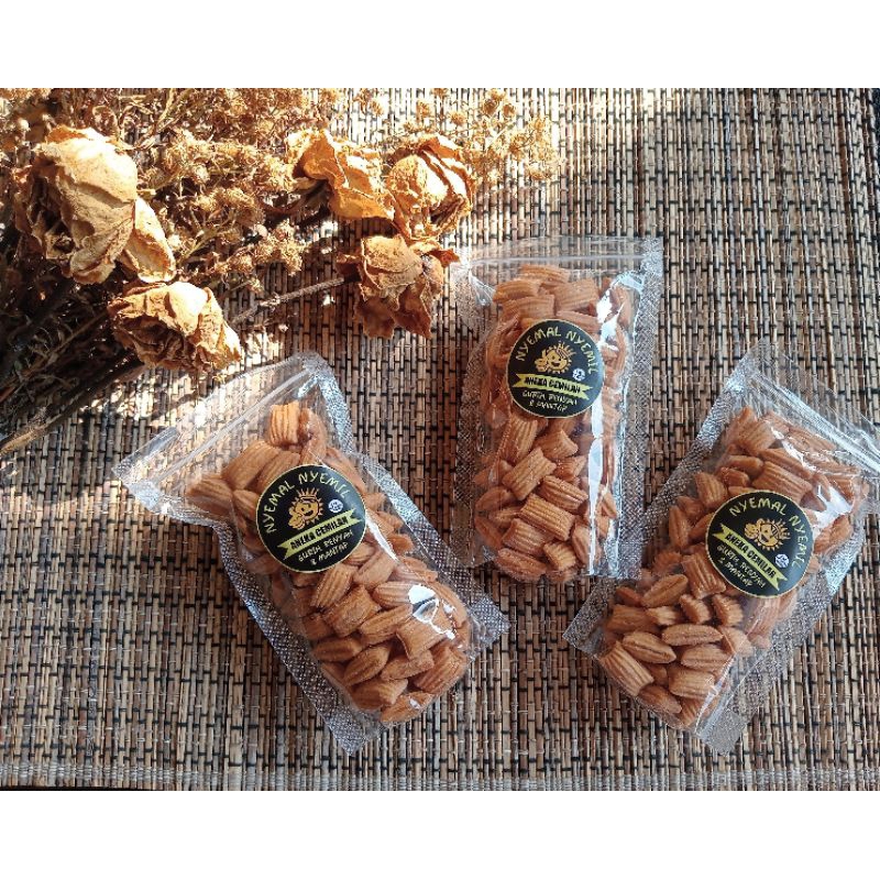 

NYEMIL PANG PANG MANIS 65GR CAMILAN MURAH & ENAK