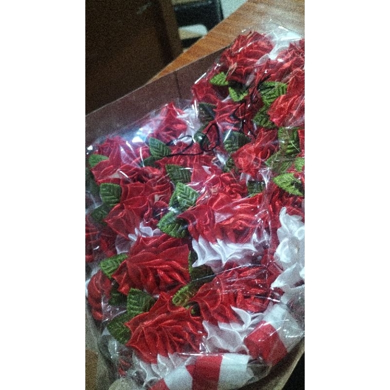 Bros mawar merah putih tangkai