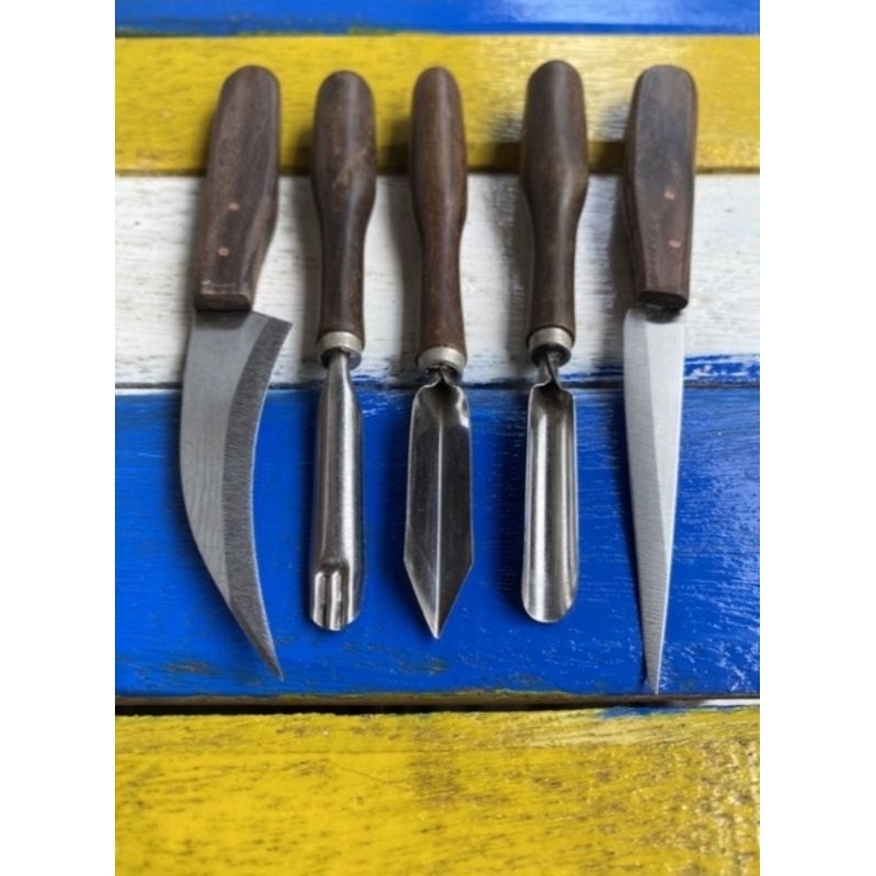 PISAU UKIR UNTUK HIASAN TUMPENG