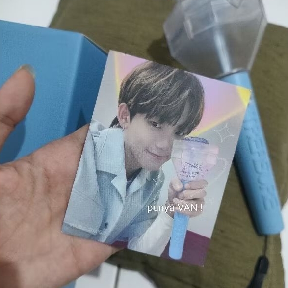 OFFICIAL PHOTOCARD TREASURE LIGHTSTICK HYUNSUK BASIC — YG INSADONG